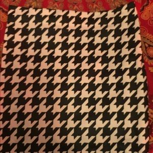 houndstooth pencil skirt